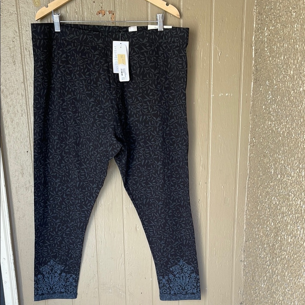 Soft Surroundings have to have ankle Black Patterned Leggings black medallion